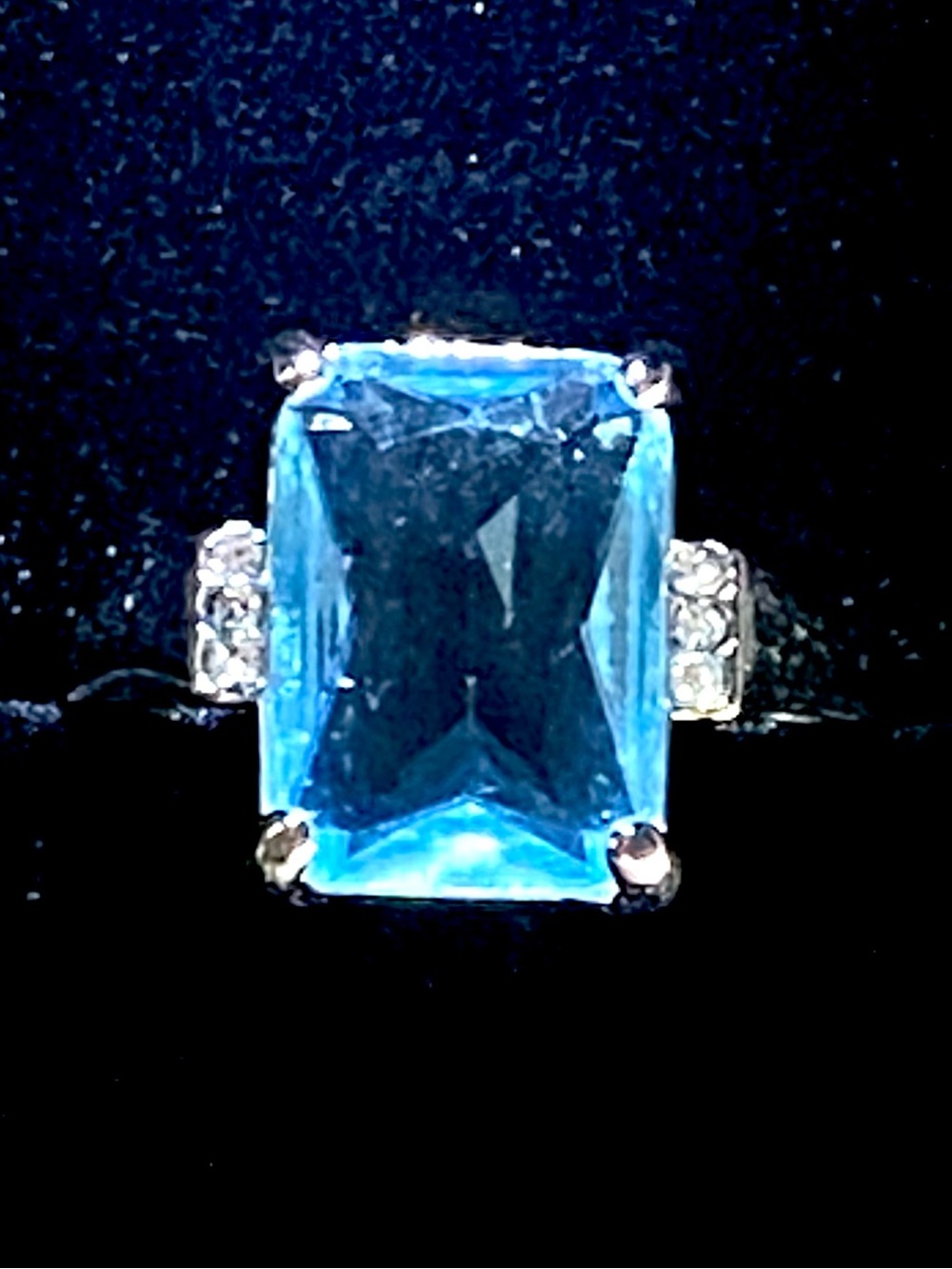 Sterling Silver Blue Square Gemstone Ring w light box - Picture 5 of 5